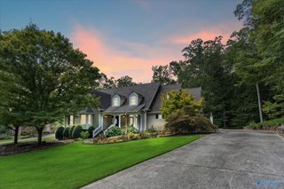 295 Spindletop Drive, Guntersville, AL 35976