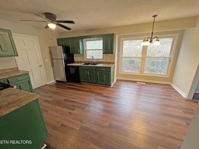 2041 NW Valley Hills Lane, Cleveland, TN 37311