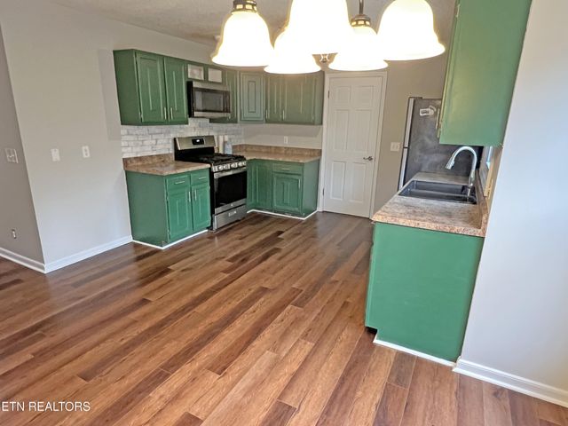 2041 NW Valley Hills Lane, Cleveland, TN 37311