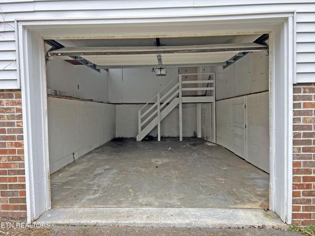 2041 NW Valley Hills Lane, Cleveland, TN 37311