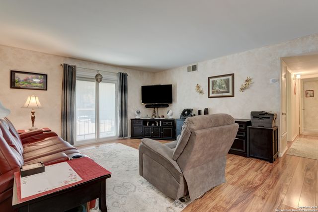 6718 Callaghan Rd Apt 307, San Antonio, TX 78229