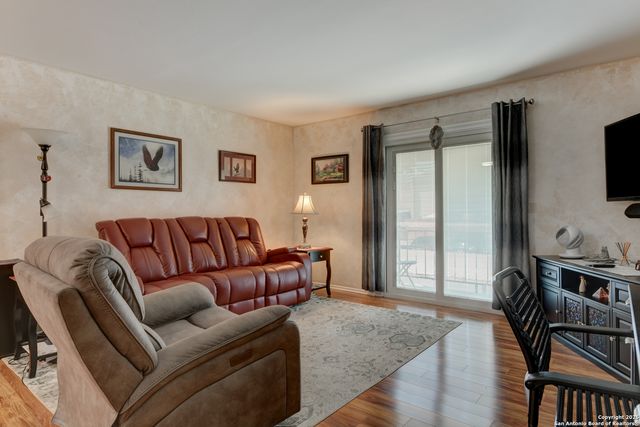 6718 Callaghan Rd Apt 307, San Antonio, TX 78229