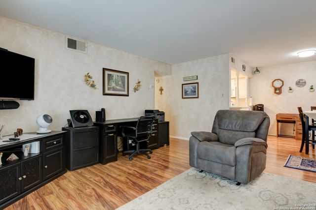 6718 Callaghan Rd Apt 307, San Antonio, TX 78229