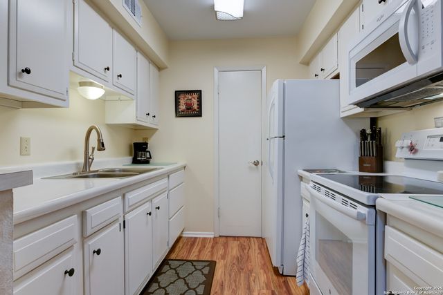 6718 Callaghan Rd Apt 307, San Antonio, TX 78229