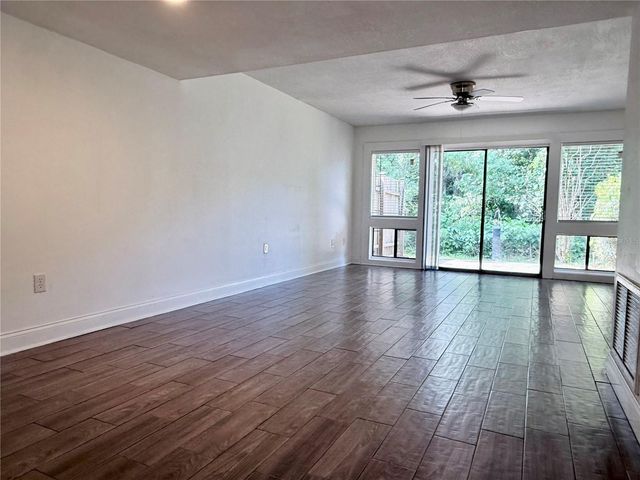 5111 EAGLESMERE DRIVE D10, Orlando, FL 32819