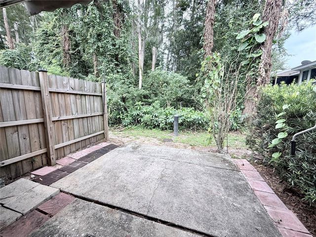 5111 EAGLESMERE DRIVE D10, Orlando, FL 32819