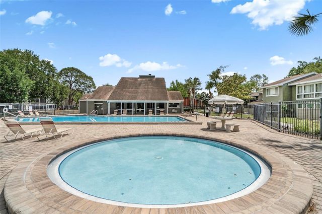 5111 EAGLESMERE DRIVE D10, Orlando, FL 32819