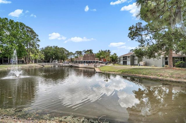 5111 EAGLESMERE DRIVE D10, Orlando, FL 32819