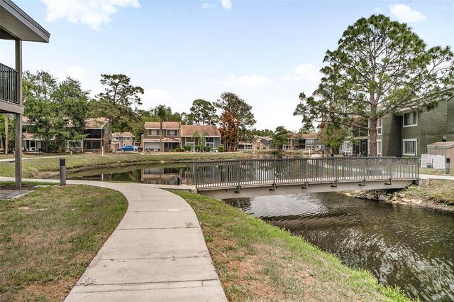 5111 EAGLESMERE DRIVE D10, Orlando, FL 32819