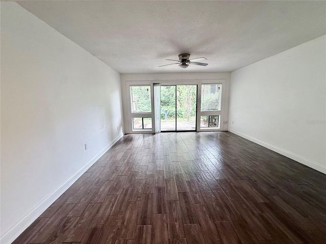 5111 EAGLESMERE DRIVE D10, Orlando, FL 32819