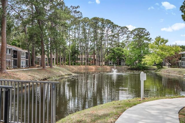 5111 EAGLESMERE DRIVE D10, Orlando, FL 32819