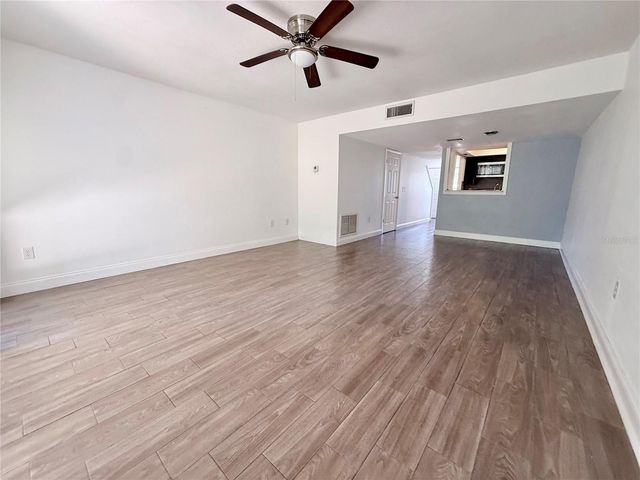 5111 EAGLESMERE DRIVE D10, Orlando, FL 32819