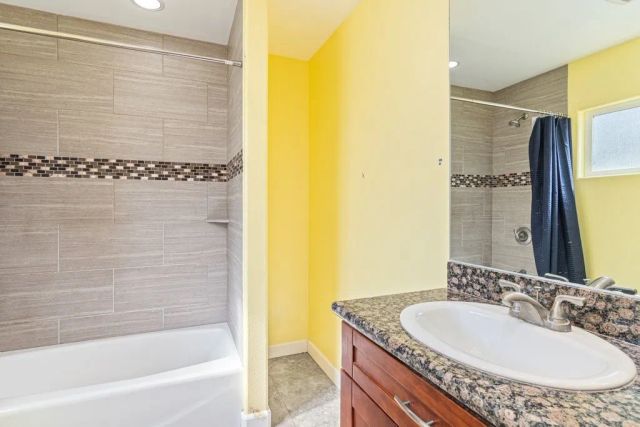 15780 La Vida, Palm Springs, CA 92262