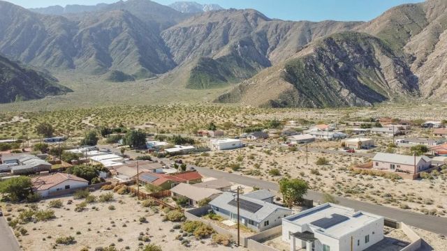 15780 La Vida, Palm Springs, CA 92262