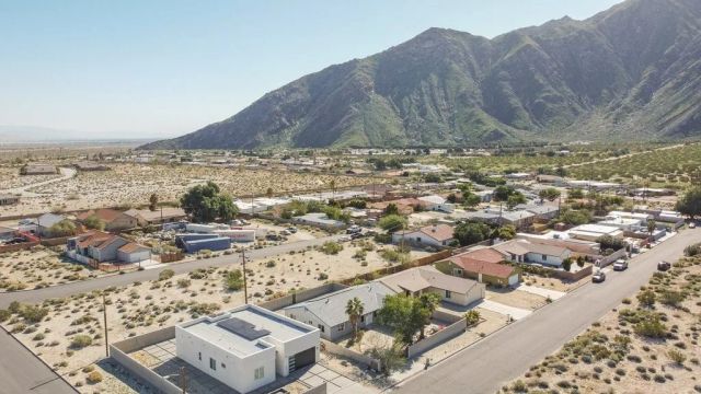 15780 La Vida, Palm Springs, CA 92262