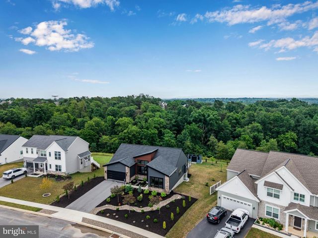 126 SOUTH MOUNTAIN DRIVE, Carlisle, PA 17013