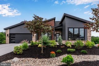 126 SOUTH MOUNTAIN DRIVE, Carlisle, PA 17013