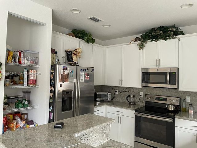 9602 S Town Parc Cir S 9602, Parkland, FL 33076