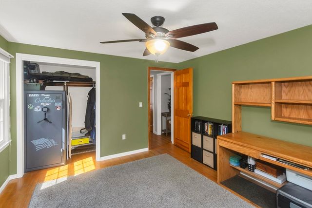 16 Cranberry Dr, Holyoke, MA 01040