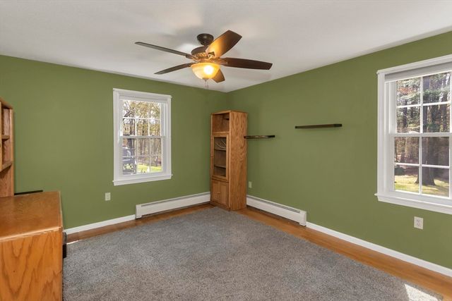 16 Cranberry Dr, Holyoke, MA 01040