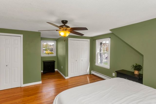 16 Cranberry Dr, Holyoke, MA 01040