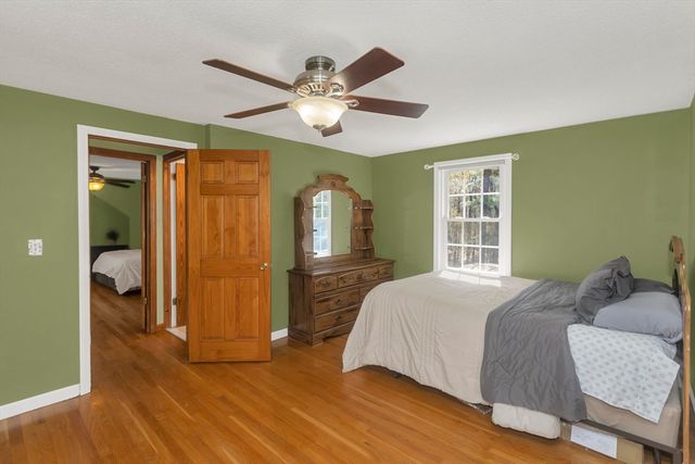 16 Cranberry Dr, Holyoke, MA 01040