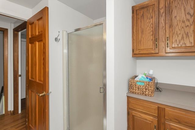 16 Cranberry Dr, Holyoke, MA 01040