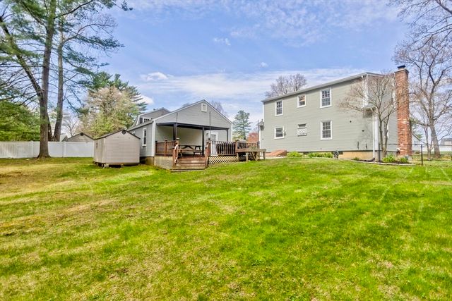 16 Cranberry Dr, Holyoke, MA 01040
