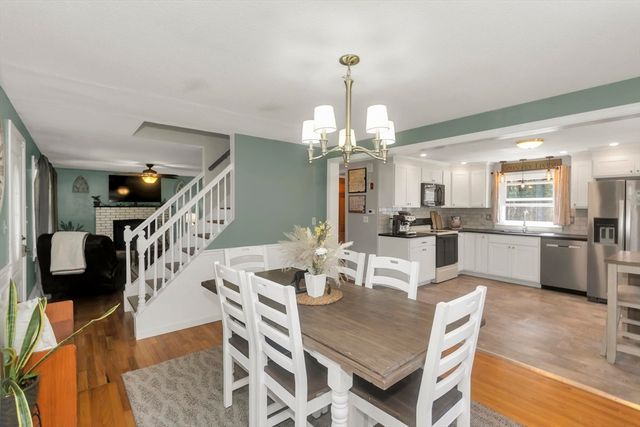 16 Cranberry Dr, Holyoke, MA 01040