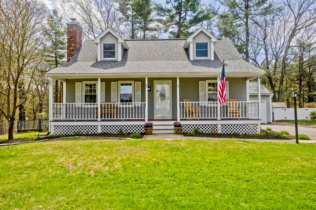 16 Cranberry Dr, Holyoke, MA 01040