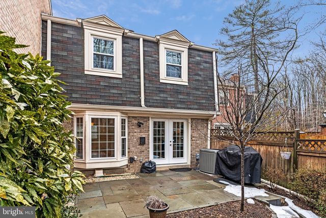 3236 CAMBRIDGE CT, Fairfax, VA 22030