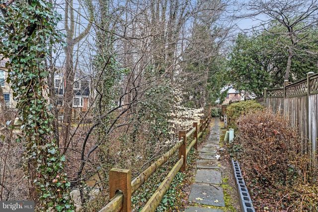 3236 CAMBRIDGE CT, Fairfax, VA 22030