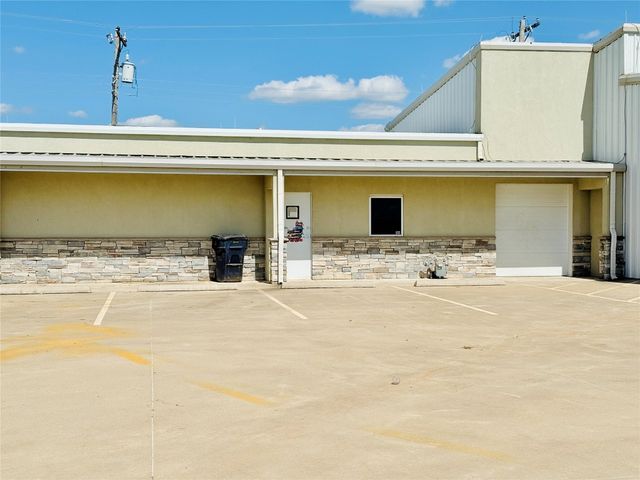 1605 E Highway 66 Street, El Reno, OK 73036