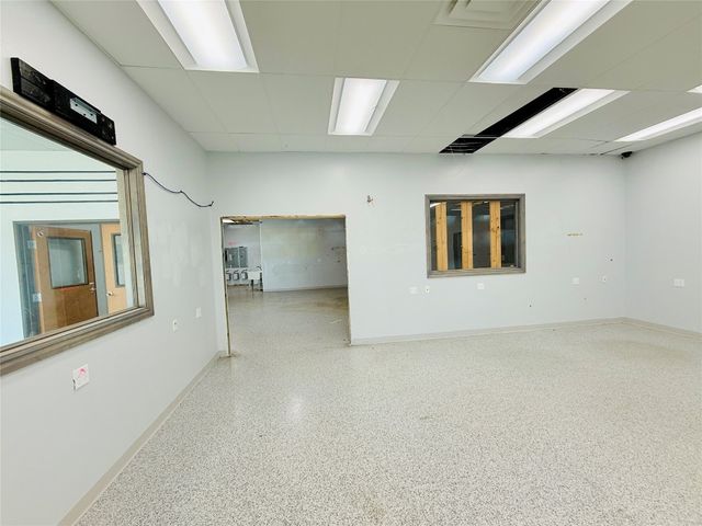 1605 E Highway 66 Street, El Reno, OK 73036