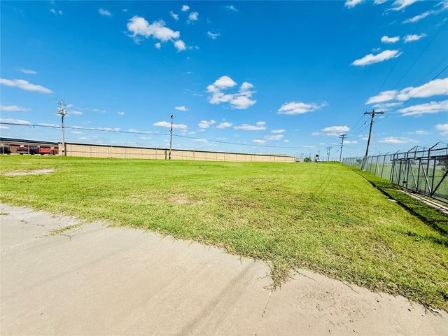 1605 E Highway 66 Street, El Reno, OK 73036