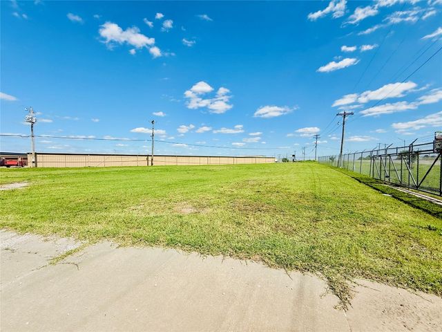 1605 E Highway 66 Street, El Reno, OK 73036