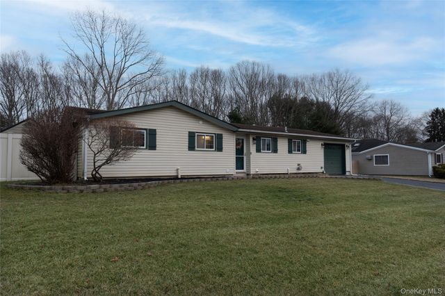 167 8th Avenue, Holtsville, NY 11742