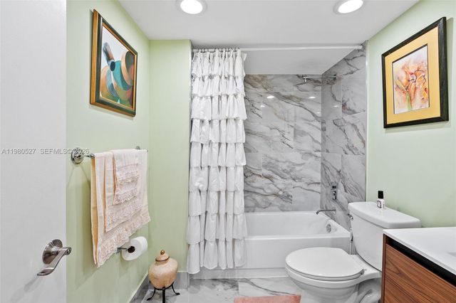 12950 SW 4th Ct 312H, Pembroke Pines, FL 33027