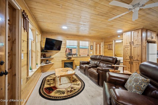 109 E Kamloop AVE, Bayview, ID 83803