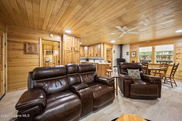 109 E Kamloop AVE, Bayview, ID 83803