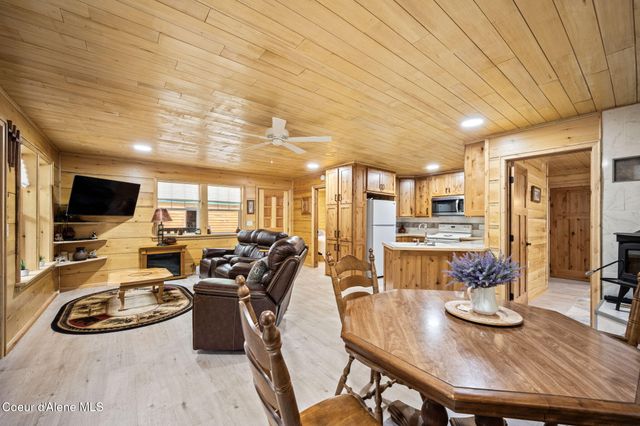 109 E Kamloop AVE, Bayview, ID 83803