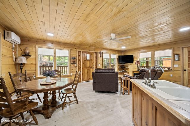 109 E Kamloop AVE, Bayview, ID 83803