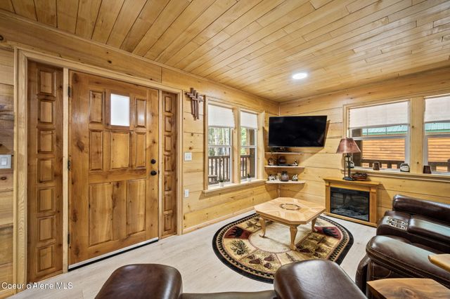 109 E Kamloop AVE, Bayview, ID 83803