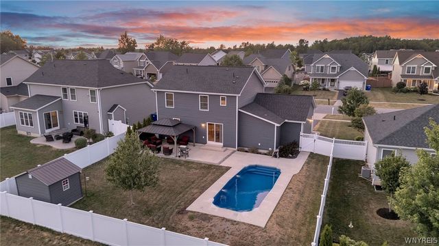 2328 Agassiz Drive, Hamburg, NY 14085