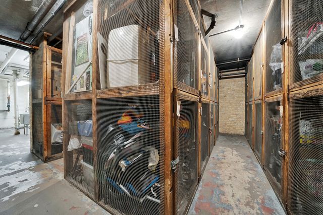 7120 N Sheridan Road 216, Chicago, IL 60626