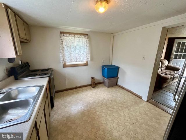 28018 OLD VALLEY PIKE, Toms Brook, VA 22660