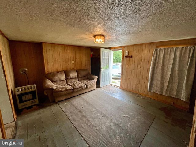 28018 OLD VALLEY PIKE, Toms Brook, VA 22660