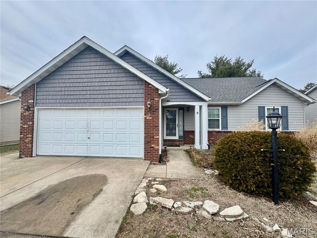 9 Jason Drive, Glen Carbon, IL 62034
