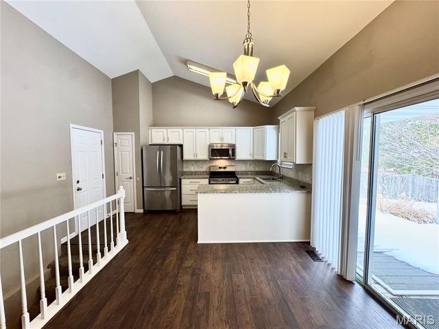 9 Jason Drive, Glen Carbon, IL 62034