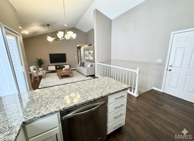 9 Jason Drive, Glen Carbon, IL 62034